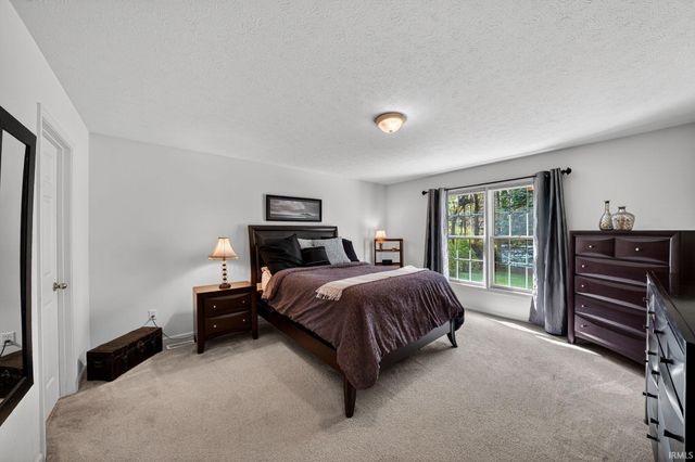 18316 Munich Ponds Drive, South Bend, IN 46637