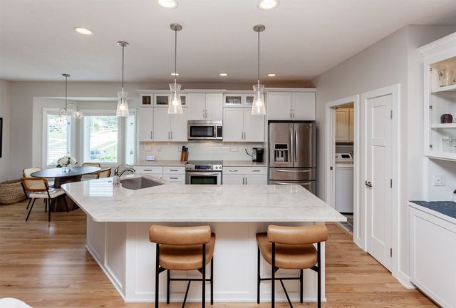 7005 Sheridan Circle, Urbandale, IA 50322