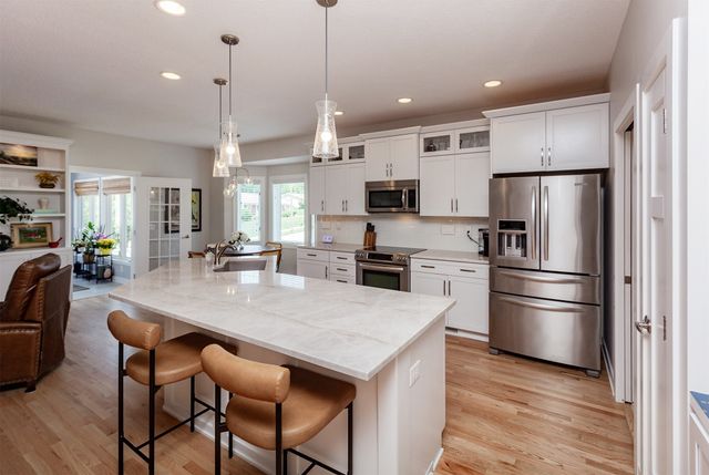 7005 Sheridan Circle, Urbandale, IA 50322