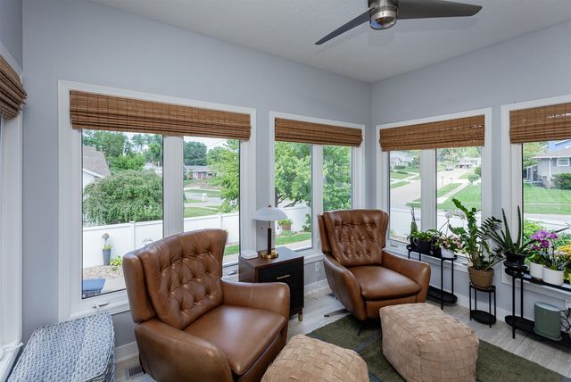 7005 Sheridan Circle, Urbandale, IA 50322