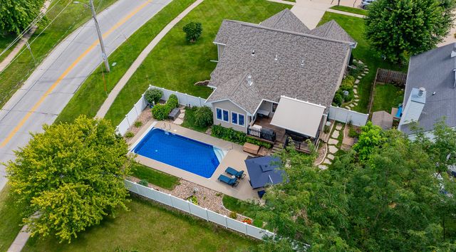 7005 Sheridan Circle, Urbandale, IA 50322