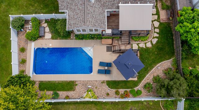 7005 Sheridan Circle, Urbandale, IA 50322