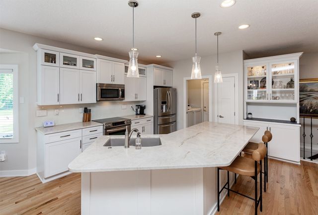 7005 Sheridan Circle, Urbandale, IA 50322