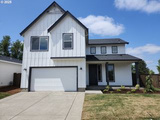 3033 Olympic St 31, Woodburn, OR 97071