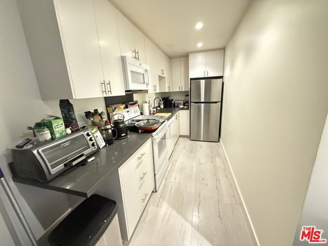 2857 N Los Felices Road 207, Palm Springs, CA 92262