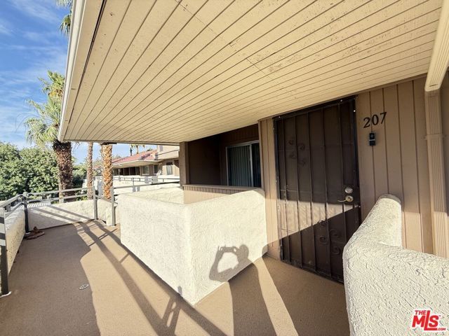 2857 N Los Felices Road 207, Palm Springs, CA 92262