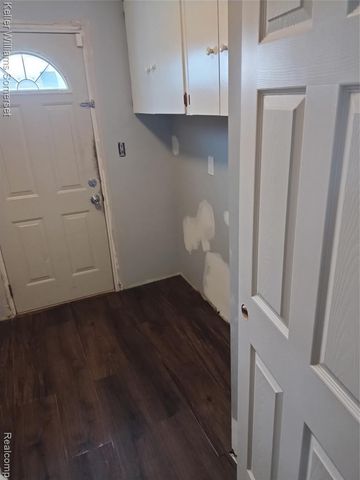 8145 Lozier Avenue, Warren, MI 48089