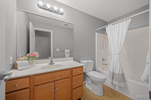 1171 Red Hawk Ridge Lane, O'fallon, IL 62269