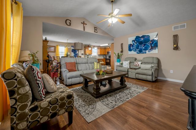 200 Kevin Drive, Nicholasville, KY 40356