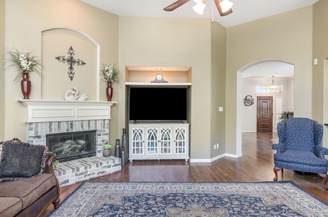 2084 Barret Drive, Frisco, TX 75033