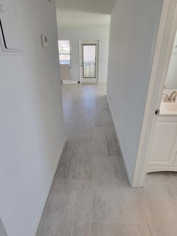 613 Fanshaw, Boca Raton, FL 33434
