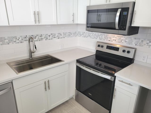 613 Fanshaw, Boca Raton, FL 33434