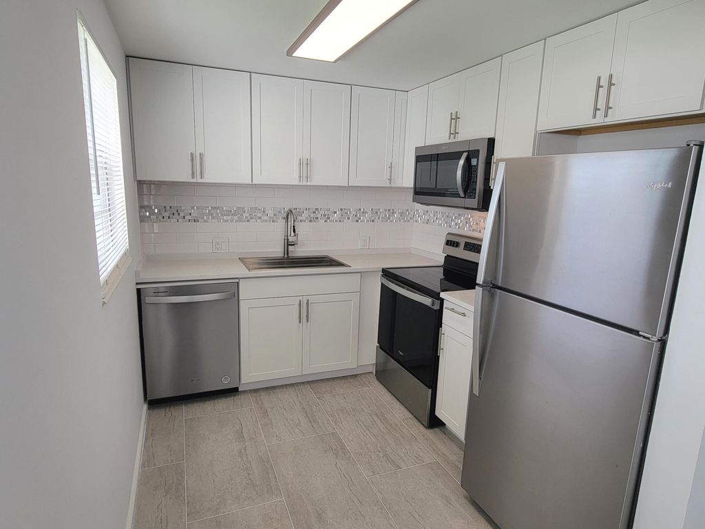 613 Fanshaw, Boca Raton, FL 33434