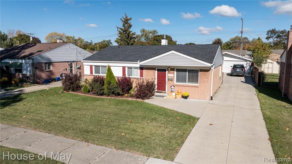30822 Steinhauer Street, Westland, MI 48186