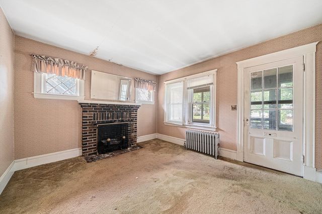 80 Sunset Ave, Brockton, MA 02301