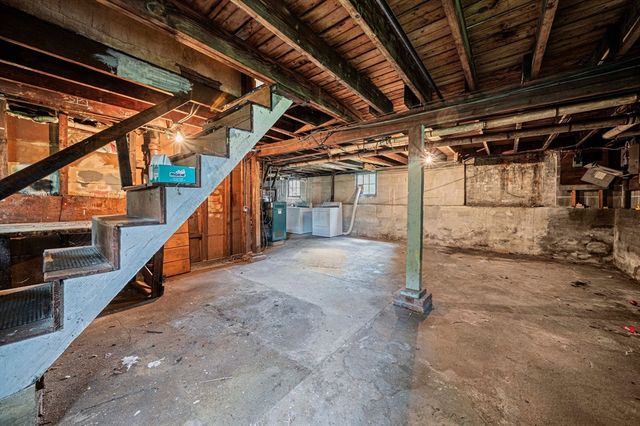 80 Sunset Ave, Brockton, MA 02301