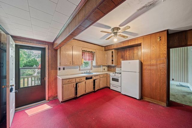 80 Sunset Ave, Brockton, MA 02301