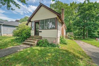 80 Sunset Ave, Brockton, MA 02301