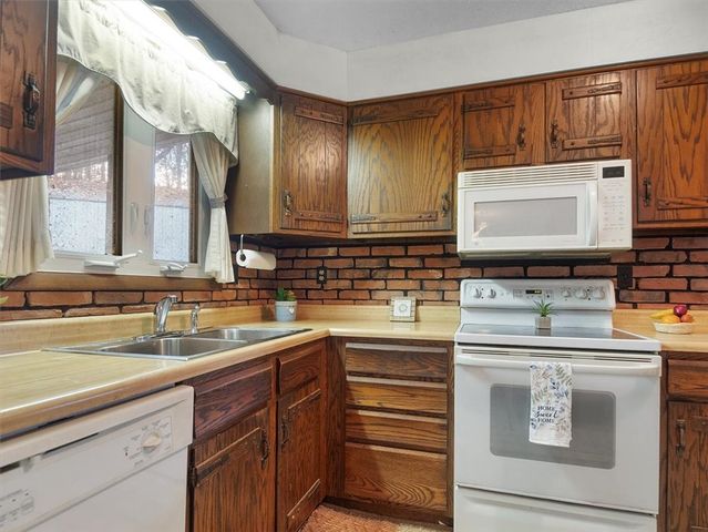 7200 Sutton Rd, Arcadia, NY 14489