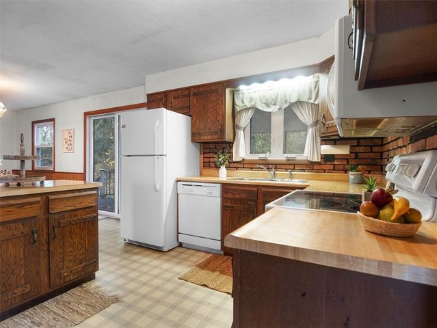 7200 Sutton Rd, Arcadia, NY 14489