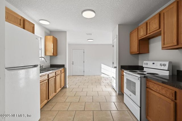 9070 3RD Avenue, Jacksonville, FL 32208