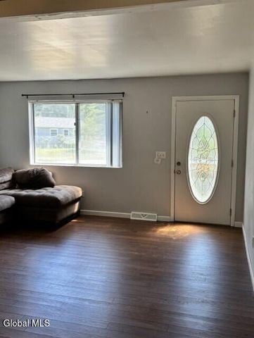 41 Red Oak Lane, Milton, NY 12020