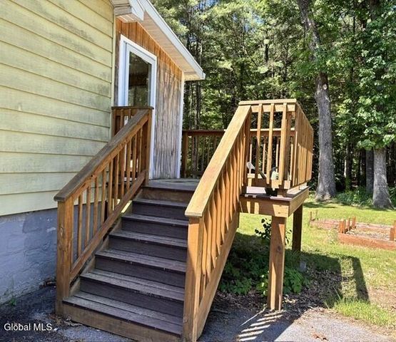 41 Red Oak Lane, Milton, NY 12020