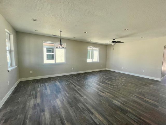16210 West David Ave, Kerman, CA 93630