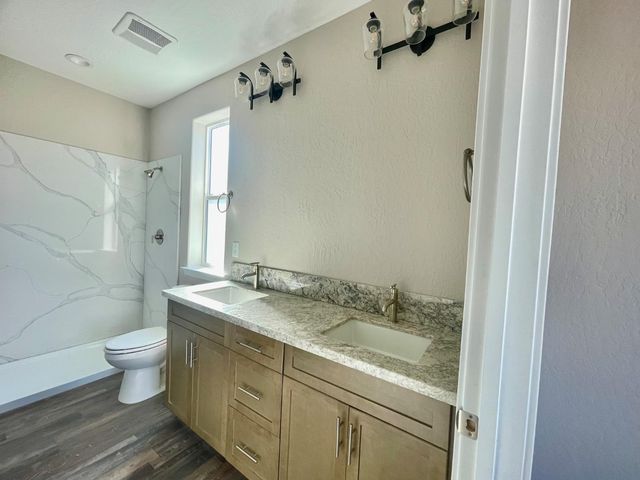 16210 West David Ave, Kerman, CA 93630