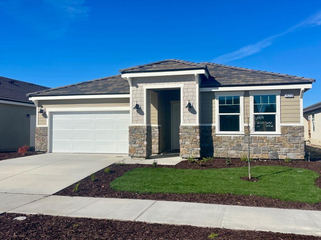 Image 1 of property listing at 16210 West David Ave, Kerman, CA 93630