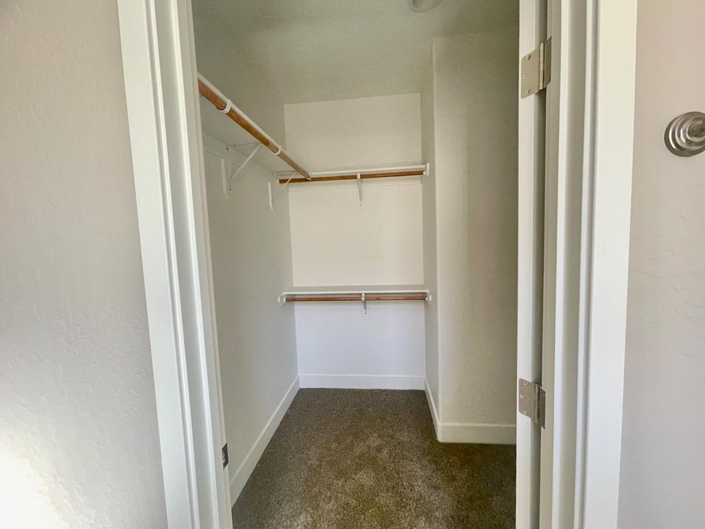 Image 7 of property listing at 16210 West David Ave, Kerman, CA 93630