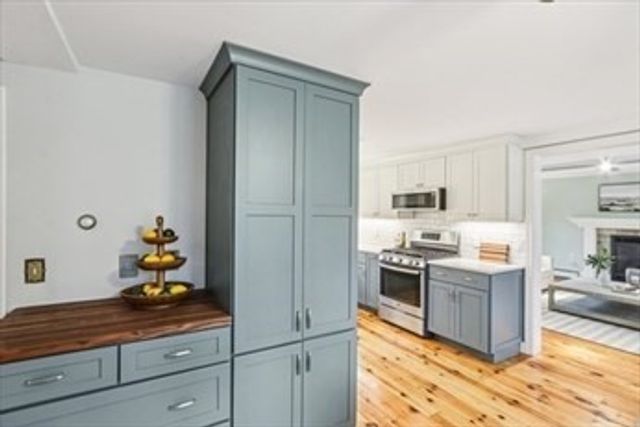118 River Rd, Merrimac, MA 01860