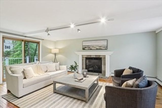 118 River Rd, Merrimac, MA 01860