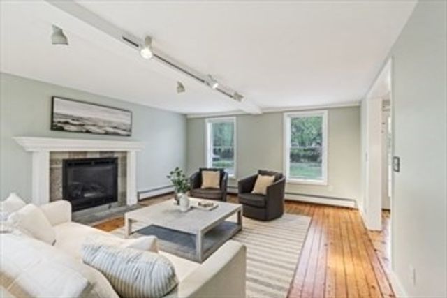118 River Rd, Merrimac, MA 01860