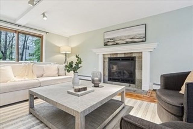 118 River Rd, Merrimac, MA 01860