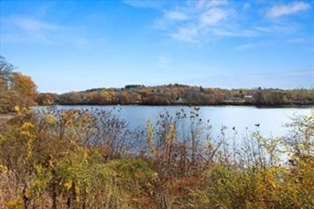 118 River Rd, Merrimac, MA 01860