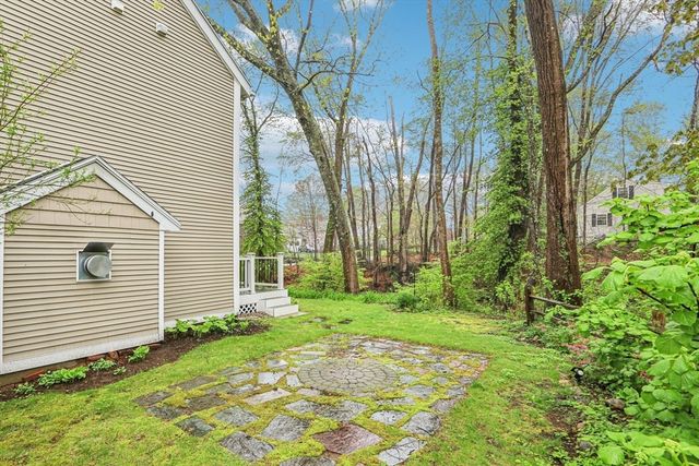 118 River Rd, Merrimac, MA 01860