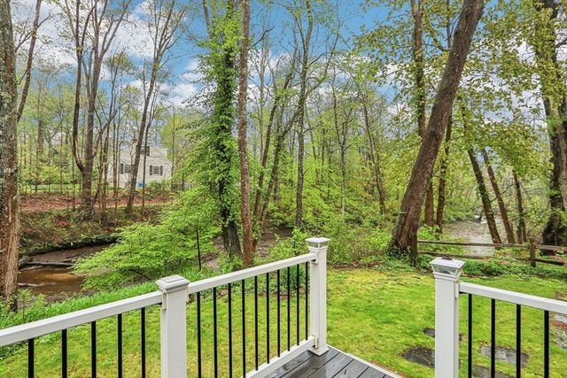 118 River Rd, Merrimac, MA 01860