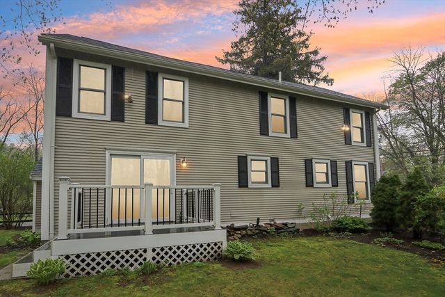 118 River Rd, Merrimac, MA 01860