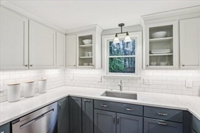 118 River Rd, Merrimac, MA 01860