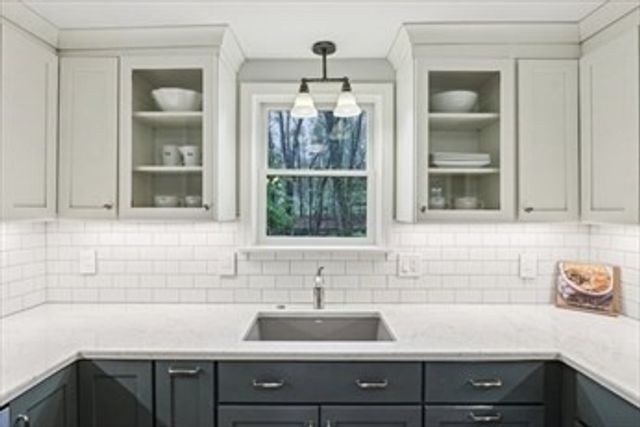 118 River Rd, Merrimac, MA 01860