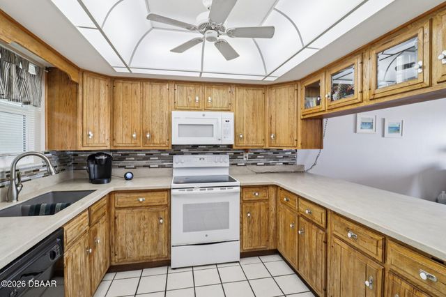 4831 Saxon Dr Apt 104, New Smyrna Beach, FL 32169