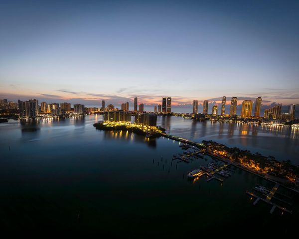 7000 Island Boulevard Ph-06, Aventura, FL 33160
