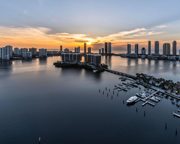 7000 Island Boulevard Ph-06, Aventura, FL 33160