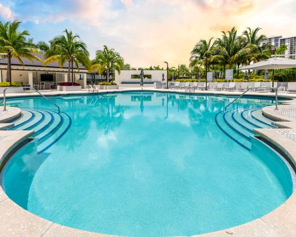 7000 Island Boulevard Ph-06, Aventura, FL 33160