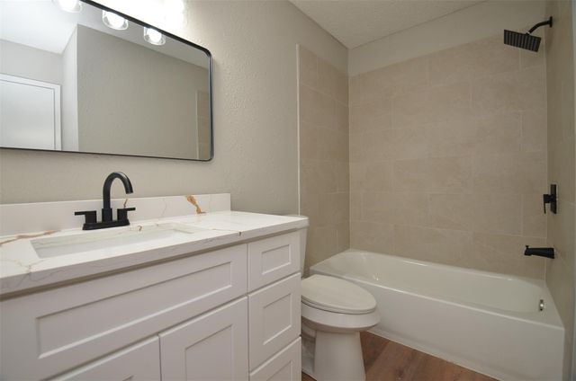 12019 Bob White Drive, Houston, TX 77035