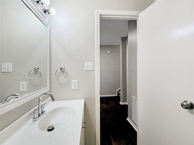 3230 Sycamore Springs Drive, Houston, TX 77339