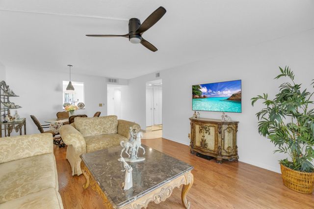 7301 Amberly Lane 109, Delray Beach, FL 33446