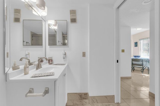 7301 Amberly Lane 109, Delray Beach, FL 33446