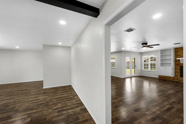 7202 NW Willow Creek Dr, Lawton, OK 73505